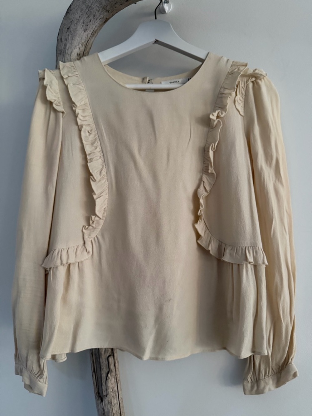 ARITZIA-TALULA-Winkley Cream-Ruffle-Trim Blouse-XXS